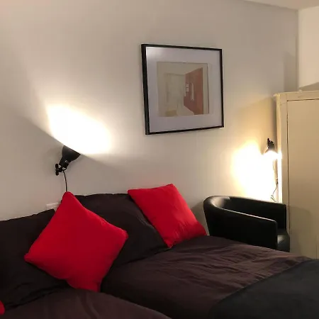 Apartment Cite Pilleux - Charming In A Flowery Pedestrian Lane *