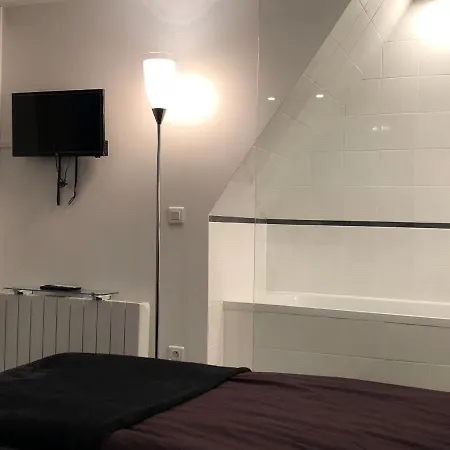 Cite Pilleux - Charming In A Flowery Pedestrian Lane Apartment Paris