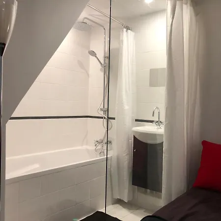 Cite Pilleux - Charming In A Flowery Pedestrian Lane Daire